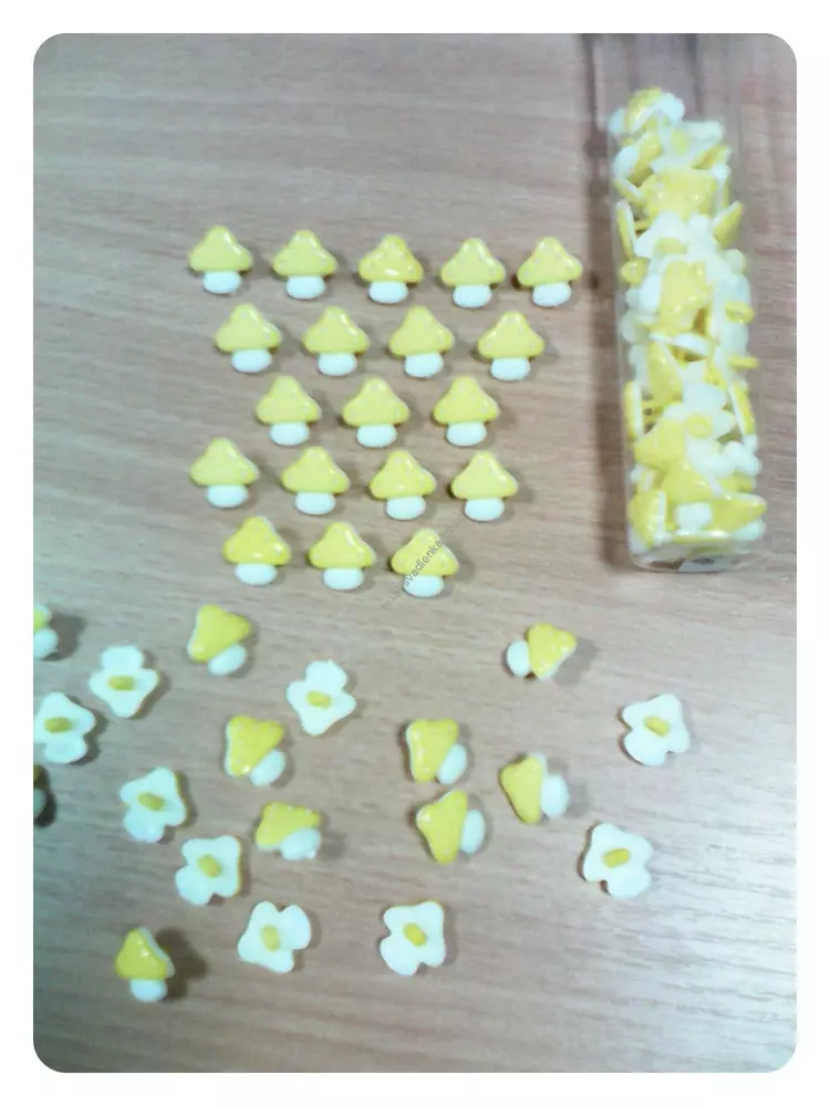 Knoflík 17,5 mm - smetanový