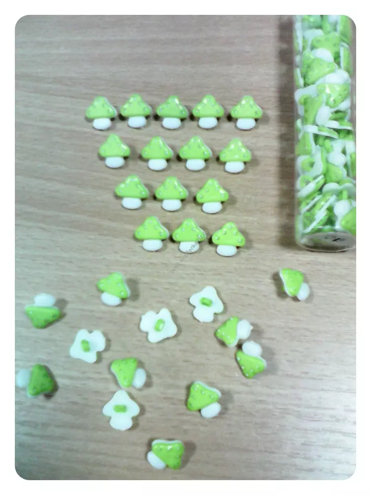 Knoflík 17,5 mm - smetanový