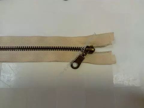 Kovový zip zdrhovadlo staromosaz 80cm - béžový