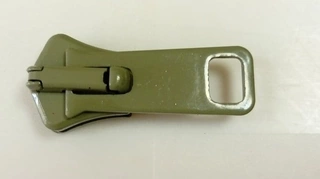 Jezdec ke kostěnému zipu 6mm - khaki 986