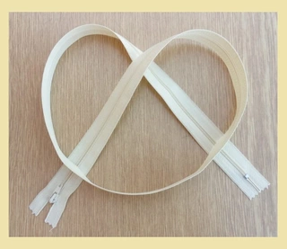 Zip cíchový 95cm - krémový
