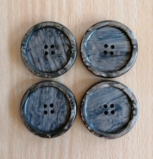 Velký ozdobný knoflík 33mm - hnědý 