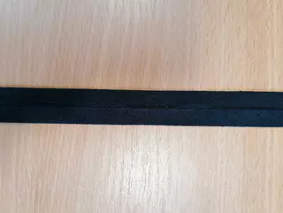 Šikmý proužek 20 mm (18506/28) - černý