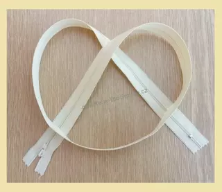 Zip cíchový 45cm - krémový