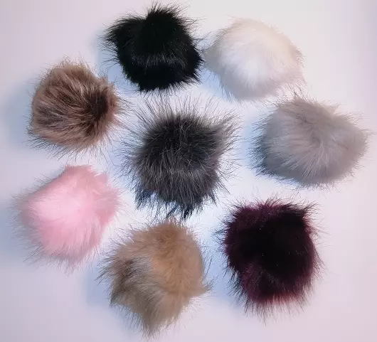 Bambule 10-12 cm z umělé kožešiny - černá